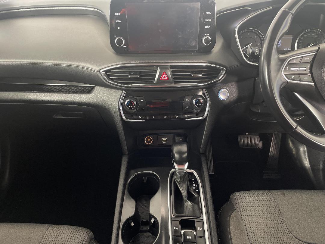 Photo '18' of Hyundai Santa FE