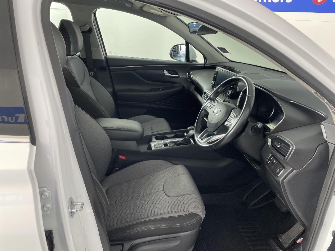 Photo '16' of Hyundai Santa FE