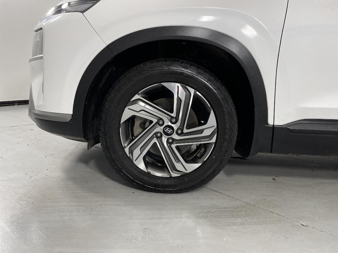 Photo '10' of Hyundai Santa FE