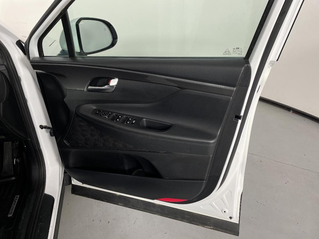 Photo '15' of Hyundai Santa FE