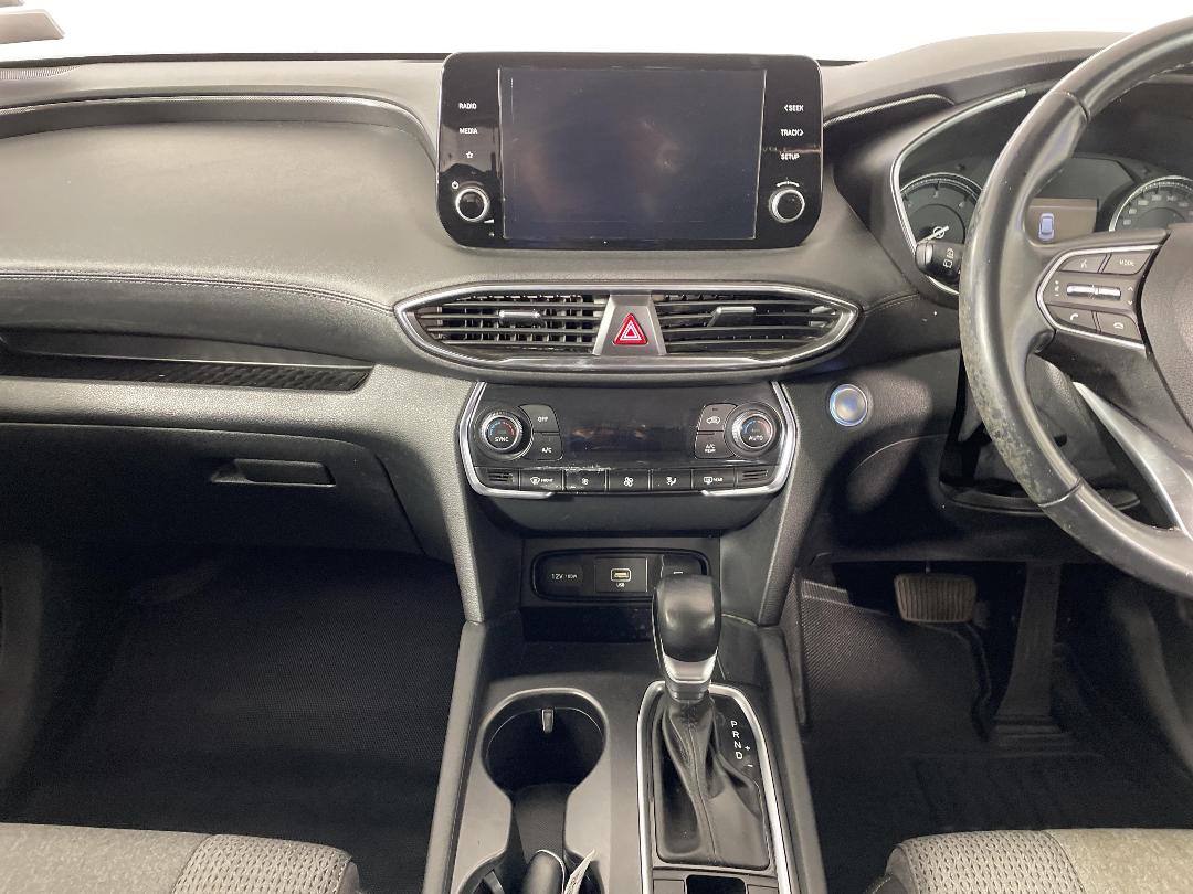 Photo '18' of Hyundai Santa FE