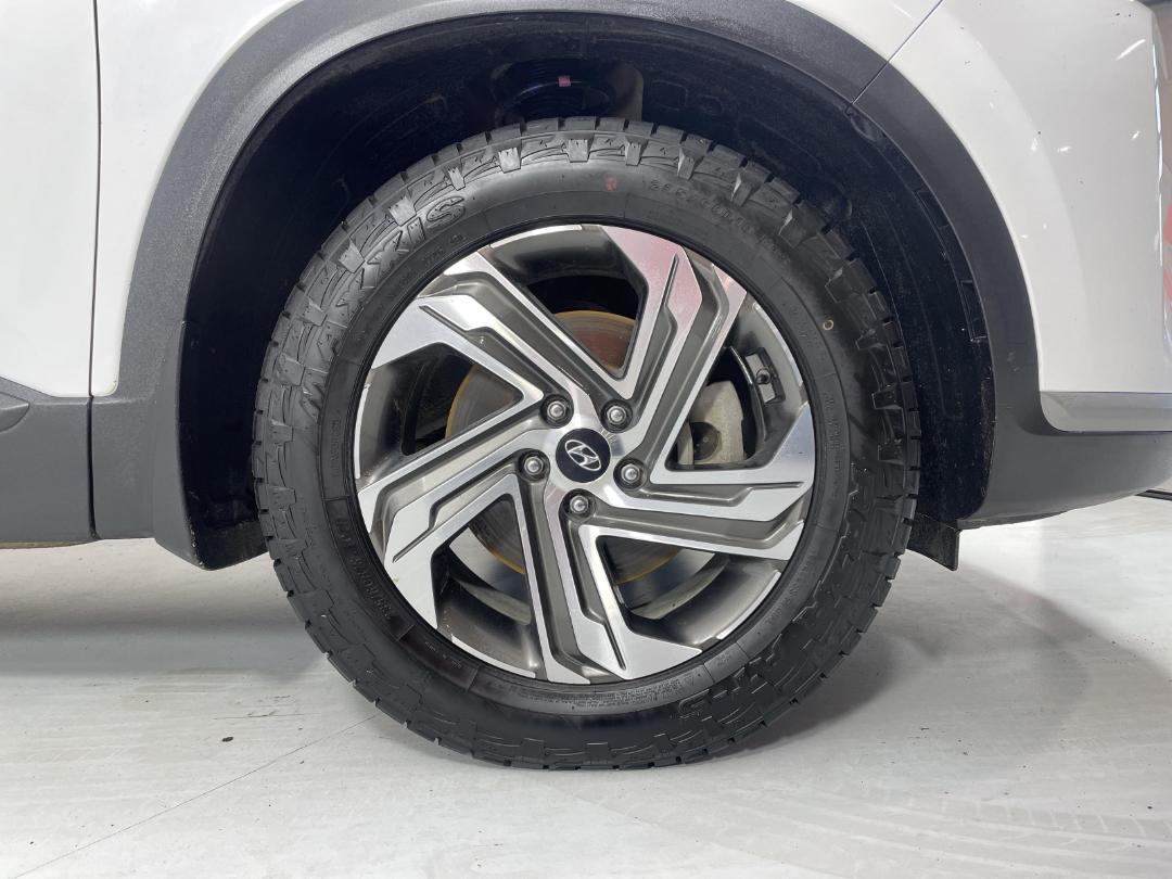 Photo '9' of Hyundai Santa FE Photo '9' of Hyundai Santa FE