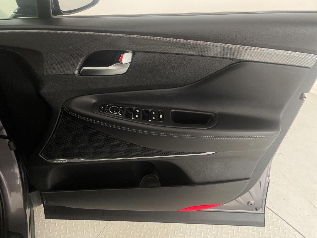 Photo '15' of Hyundai Santa FE Photo '15' of Hyundai Santa FE