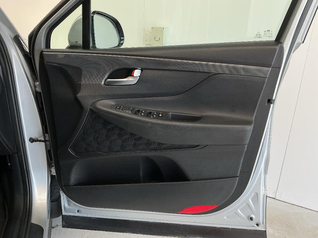 Photo '15' of Hyundai Santa FE Photo '15' of Hyundai Santa FE