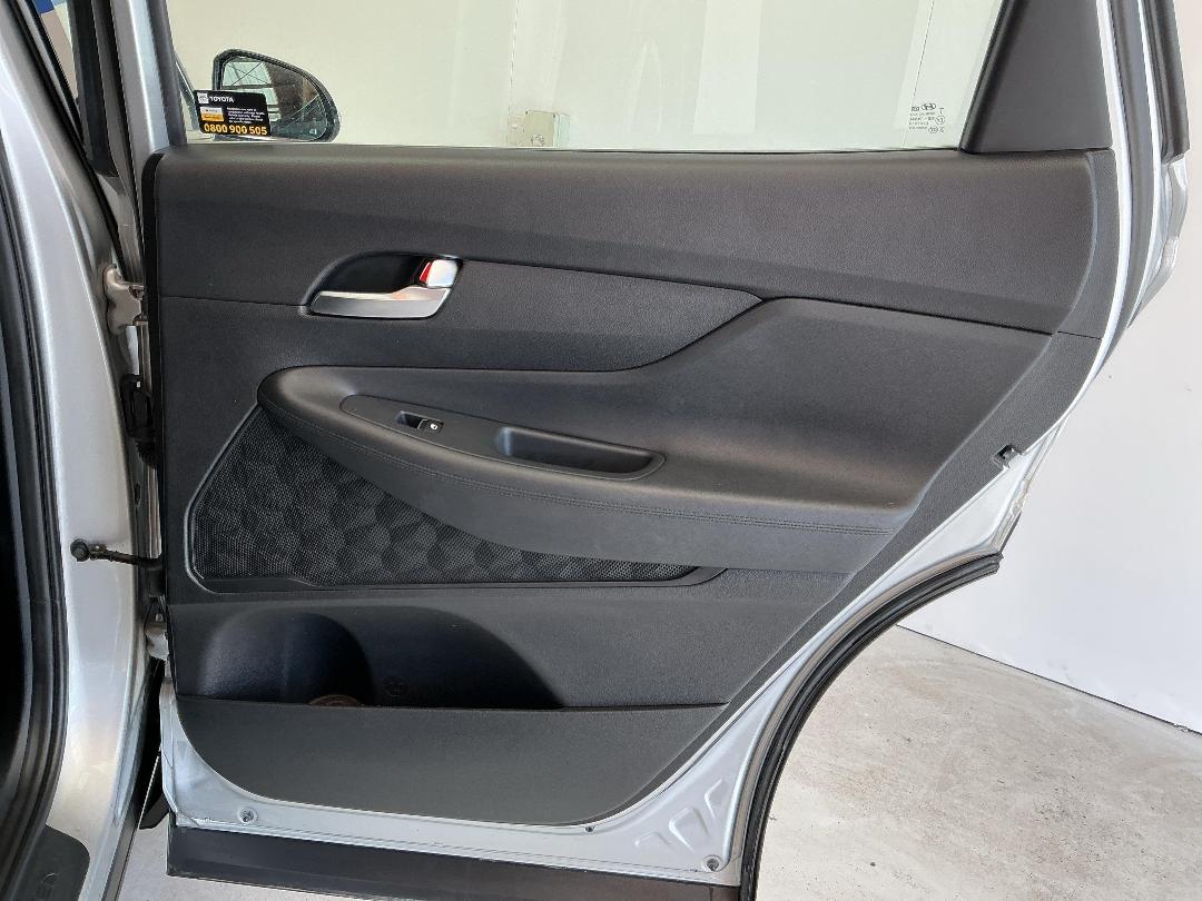 Photo '19' of Hyundai Santa FE Photo '19' of Hyundai Santa FE