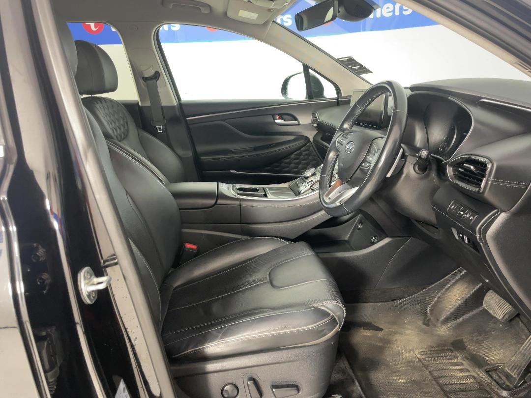 Photo '16' of Hyundai Santa FE