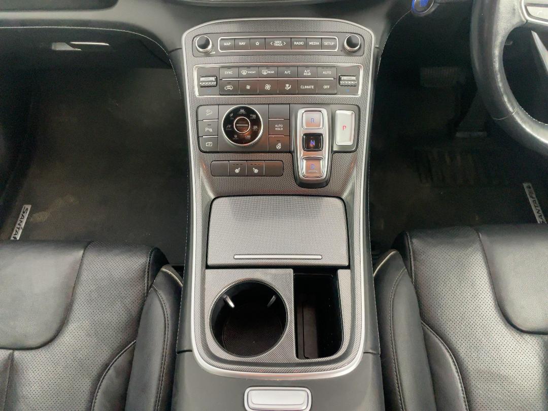 Photo '18' of Hyundai Santa FE