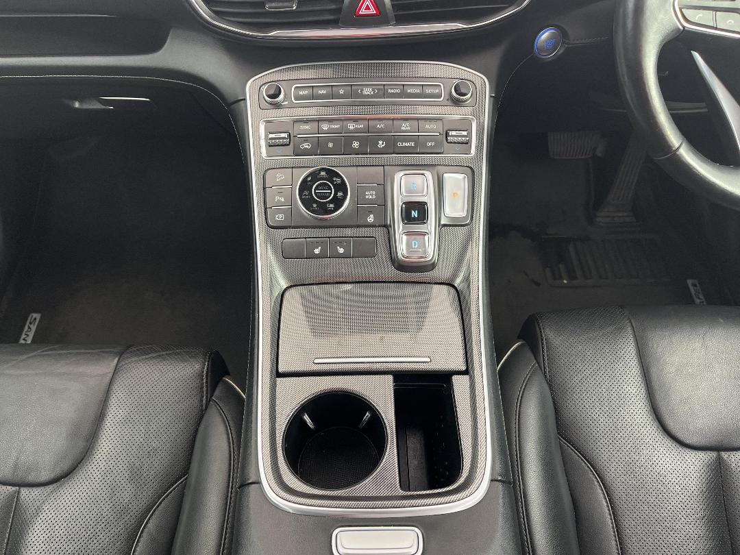 Photo '18' of Hyundai Santa FE