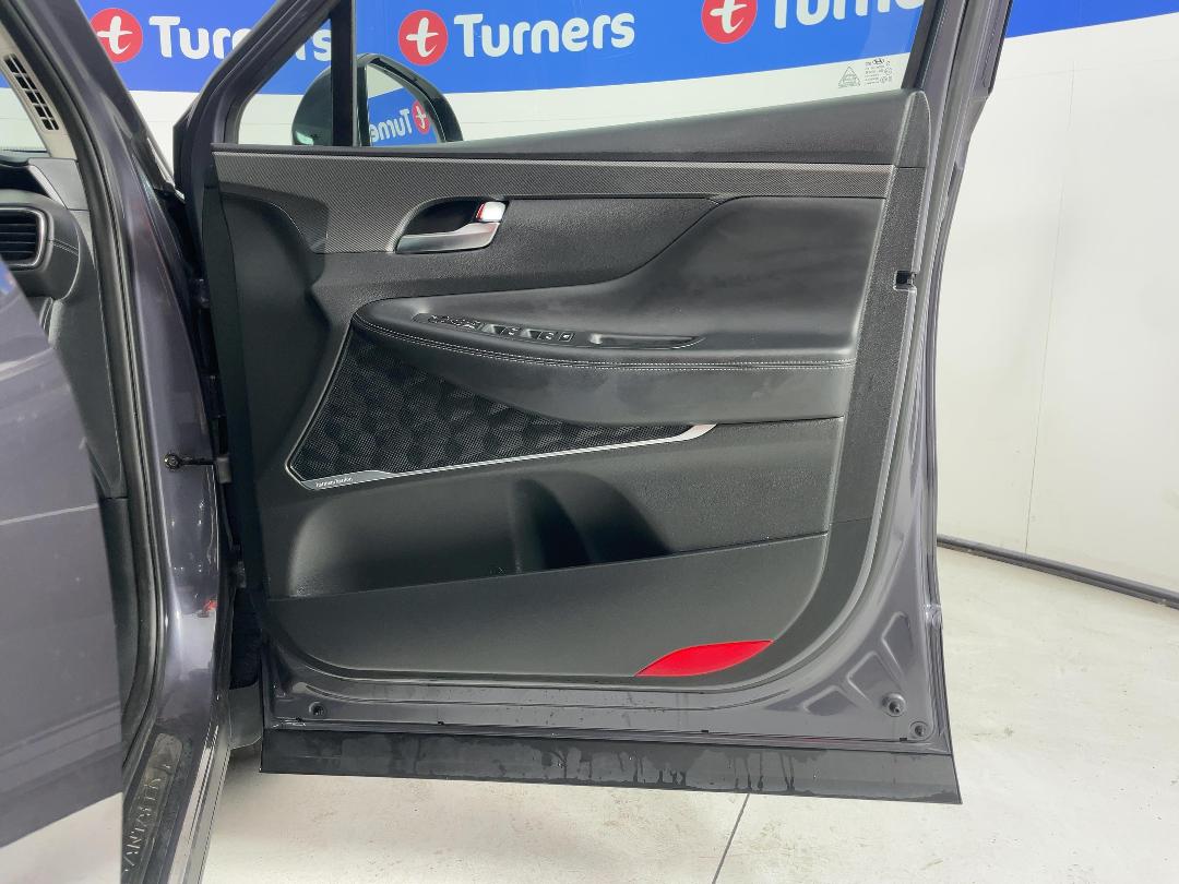 Photo '15' of Hyundai Santa FE