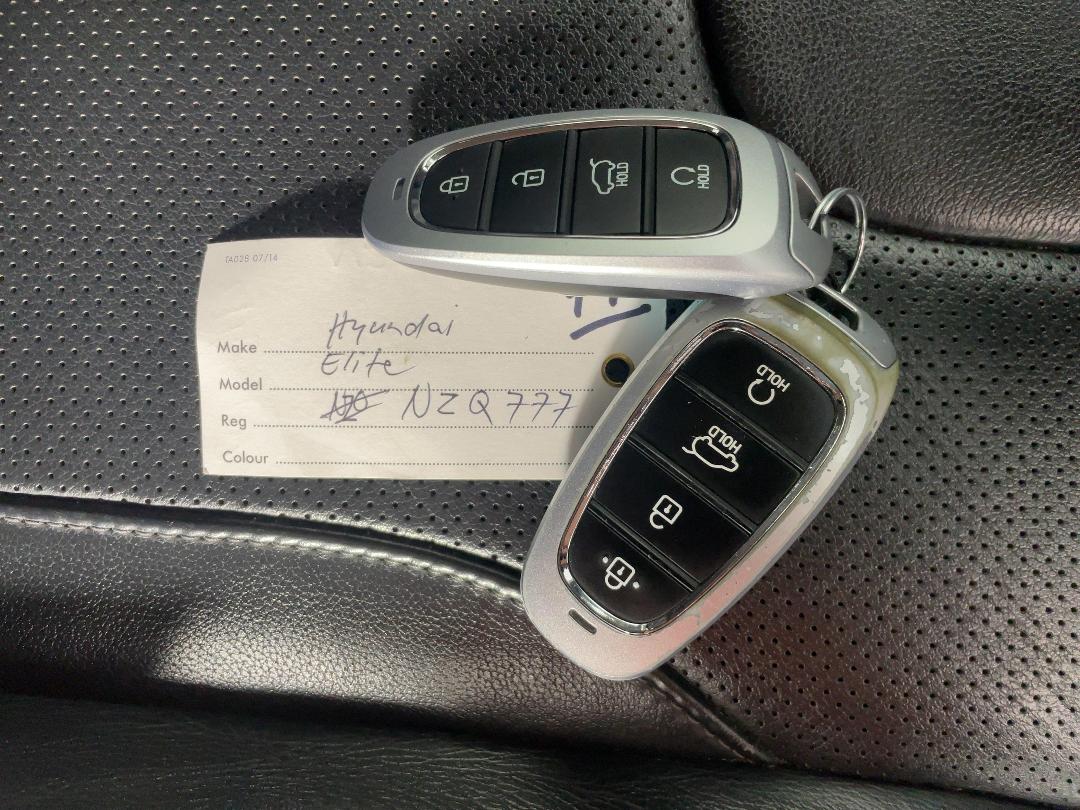 Photo '22' of Hyundai Santa FE