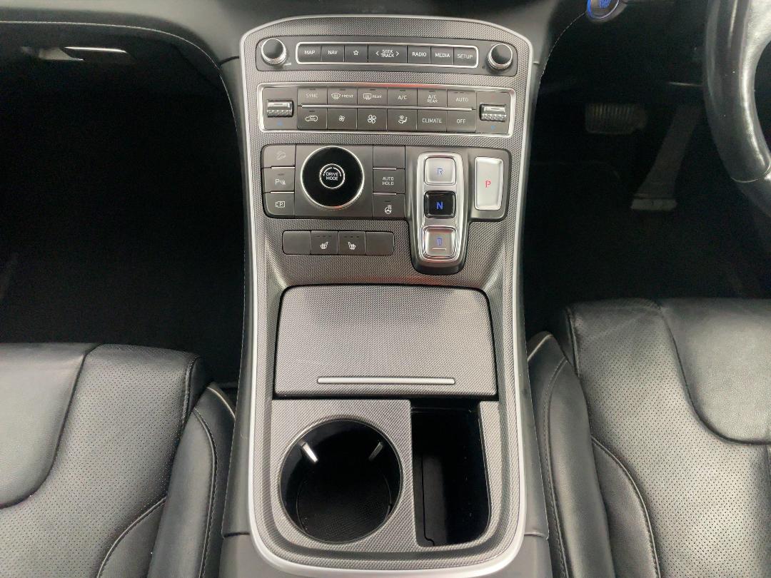 Photo '18' of Hyundai Santa FE