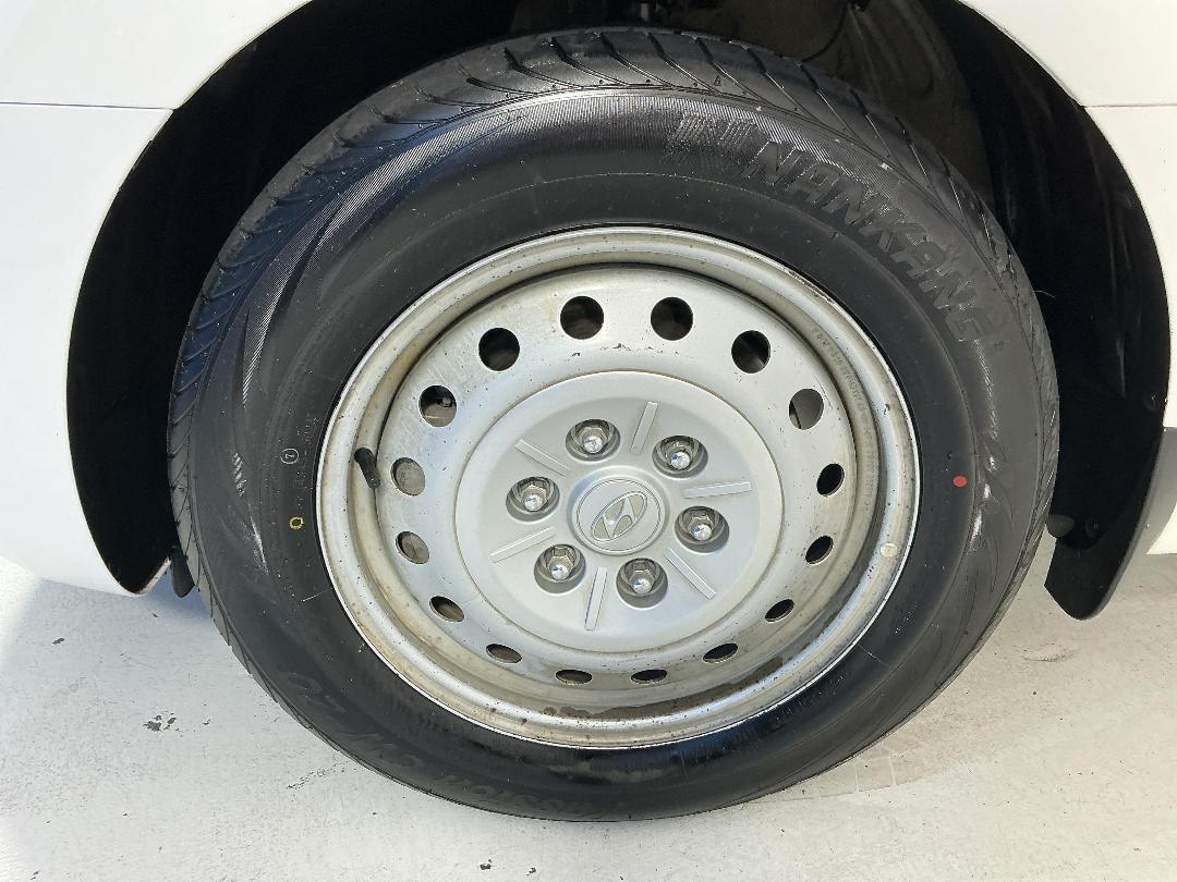 Photo '10' of Hyundai Staria Load