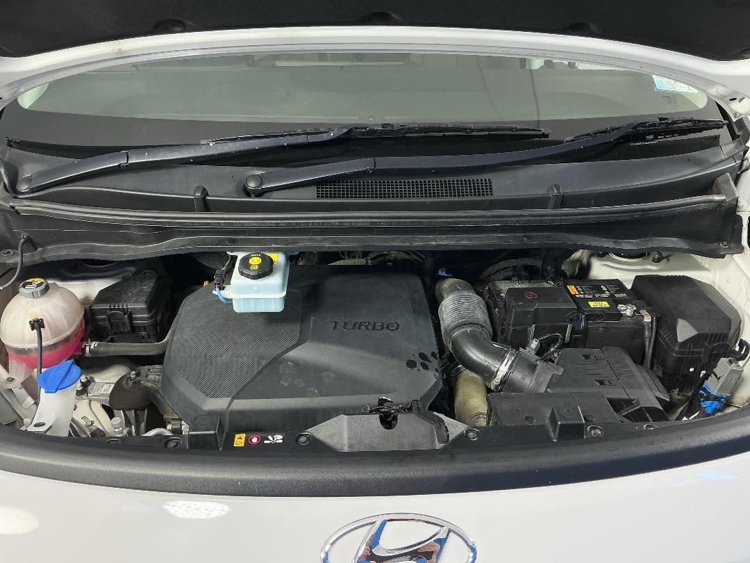 Photo '13' of Hyundai Staria Load