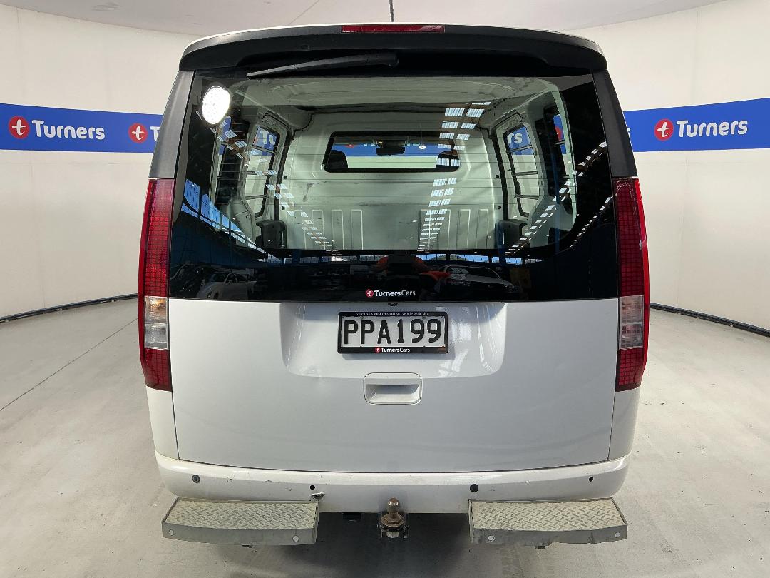 Photo '6' of Hyundai Staria Load