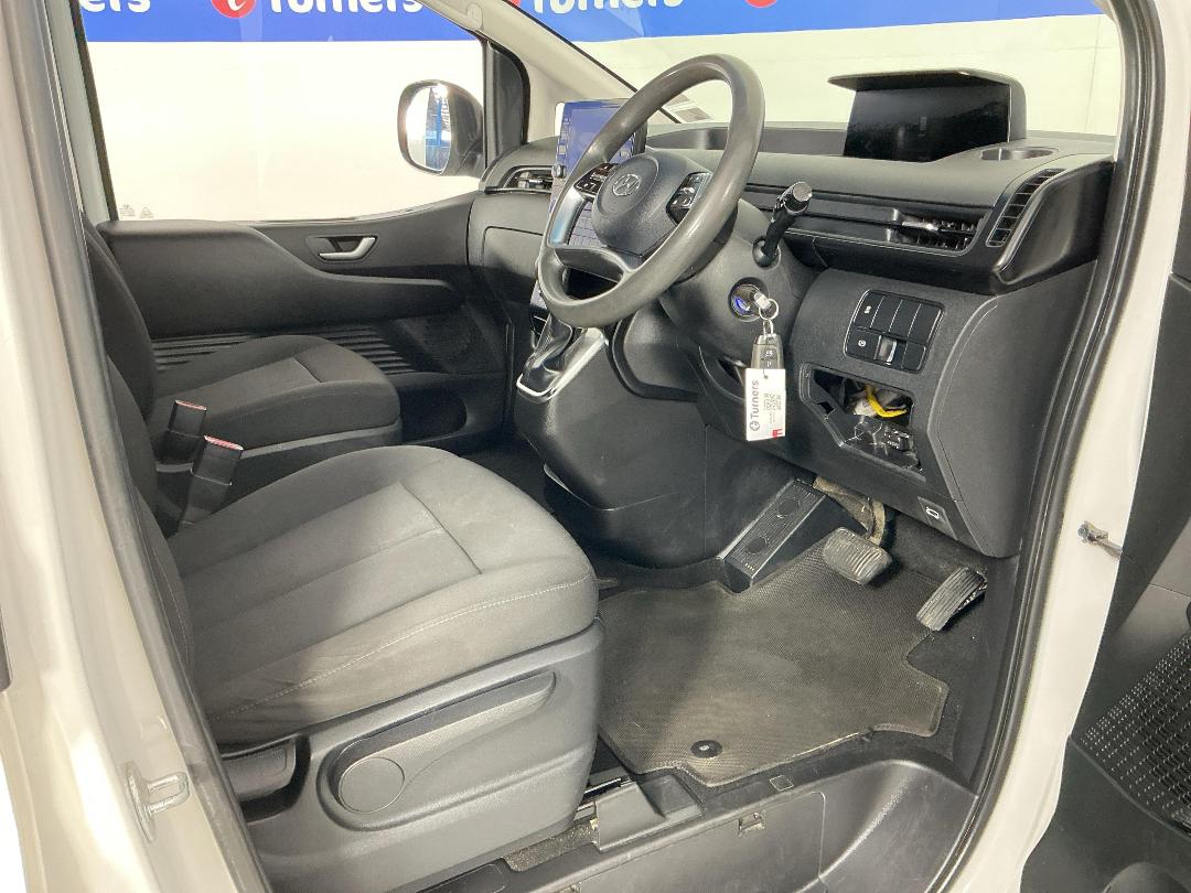 Photo '16' of Hyundai Staria Load