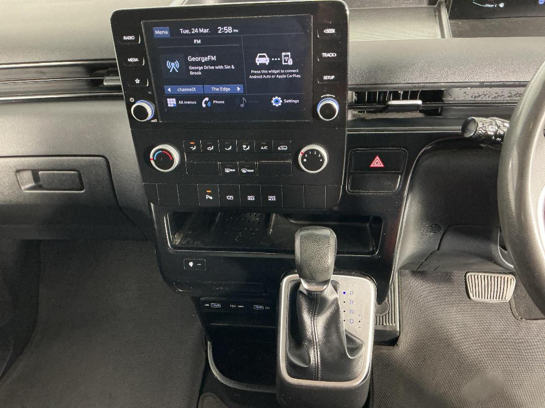 Photo '18' of Hyundai Staria Load