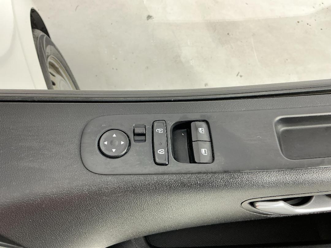 Photo '23' of Hyundai Staria Load