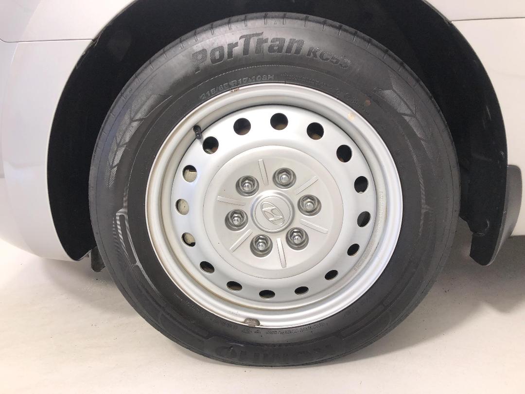 Photo '10' of Hyundai Staria Load