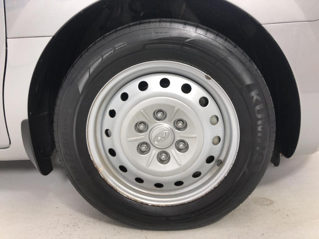 Photo '9' of Hyundai Staria Load