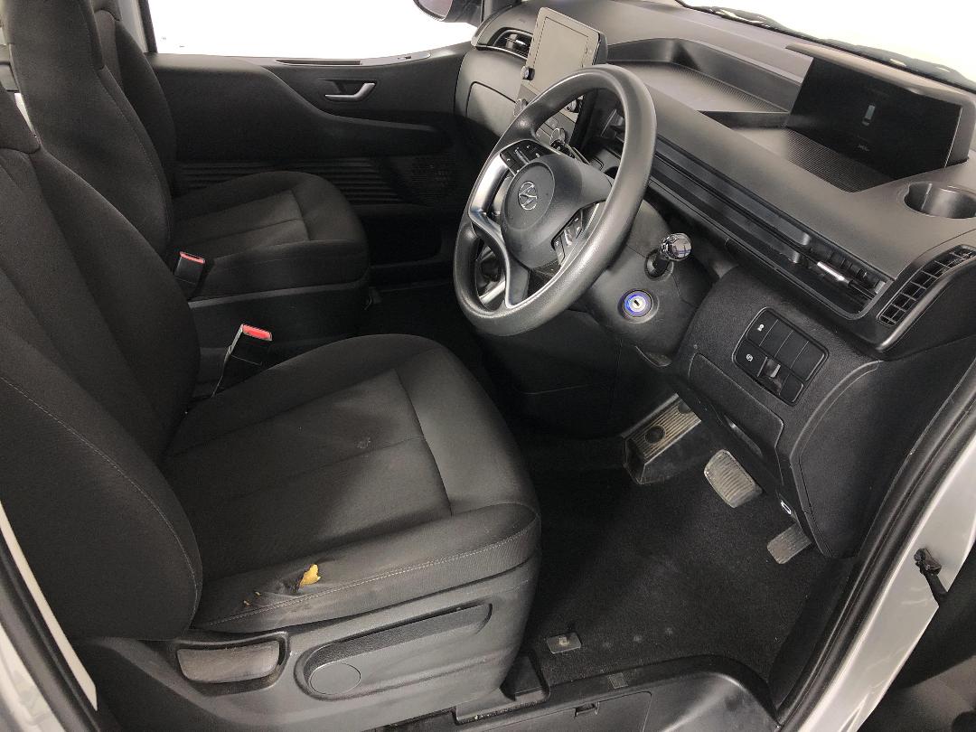 Photo '16' of Hyundai Staria Load