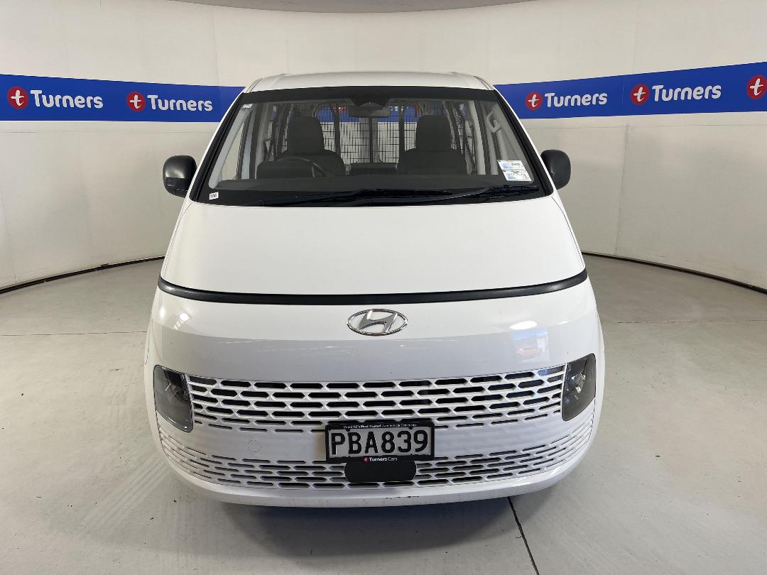 Photo '2' of Hyundai Staria Load