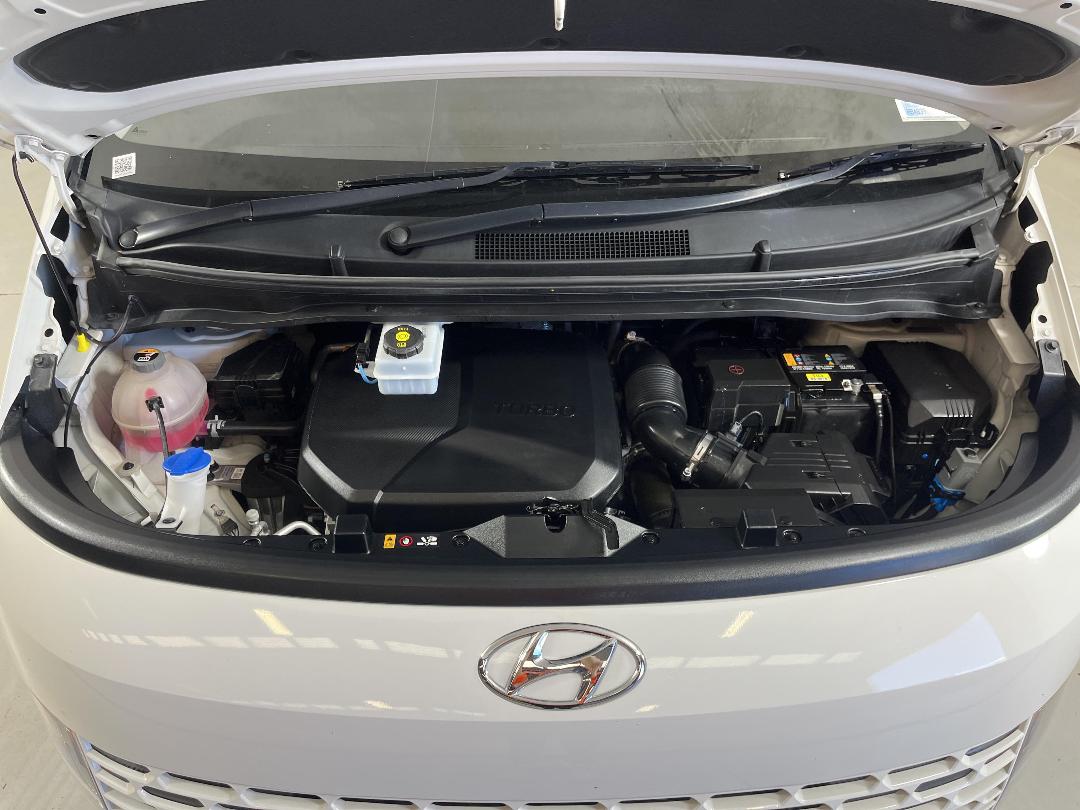 Photo '13' of Hyundai Staria Load