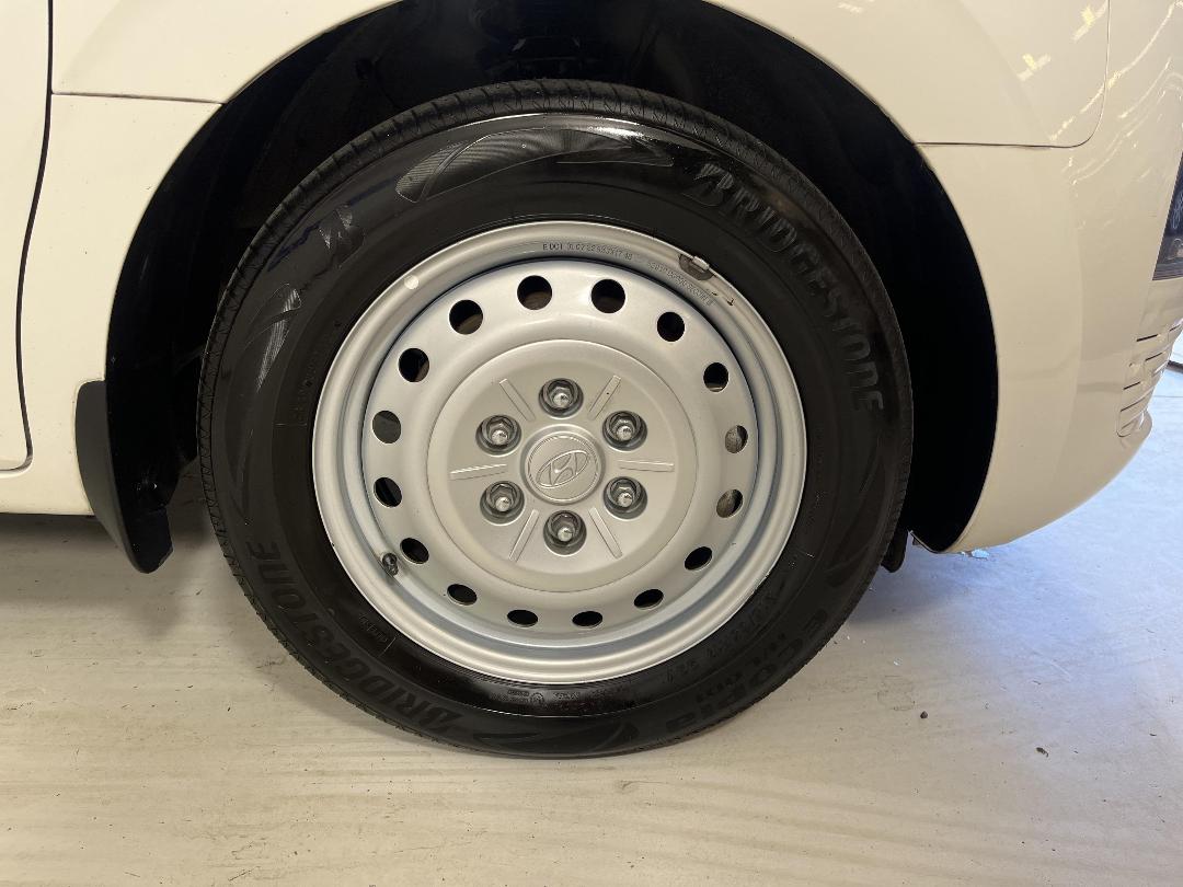 Photo '9' of Hyundai Staria Load