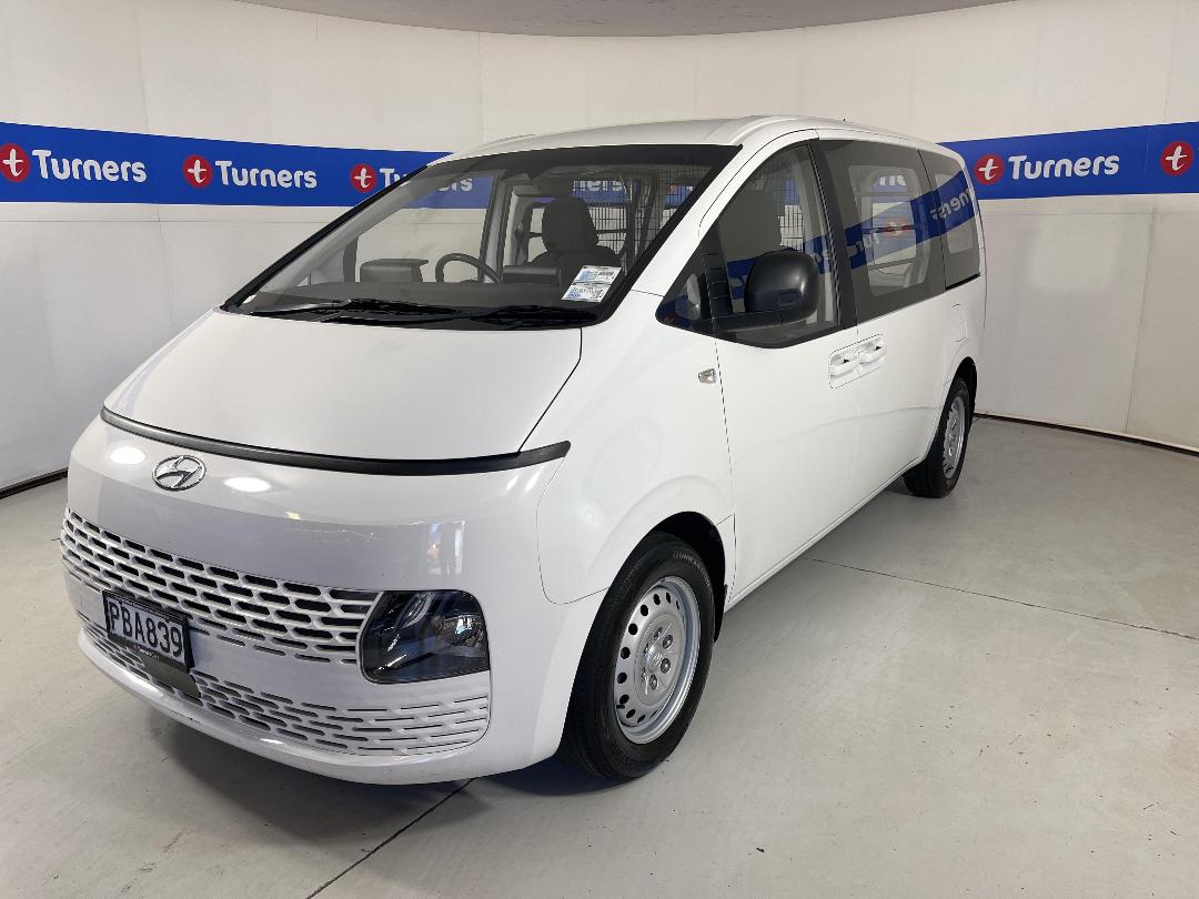 Photo '4' of Hyundai Staria Load