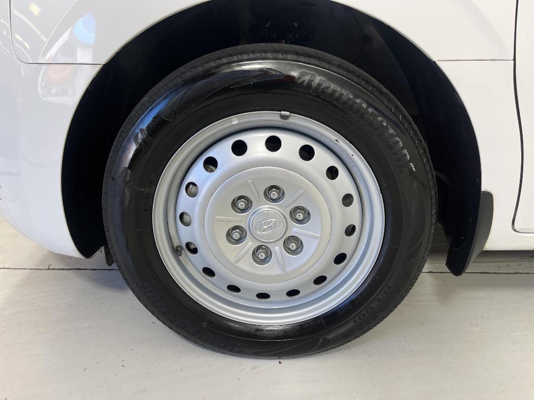 Photo '10' of Hyundai Staria Load