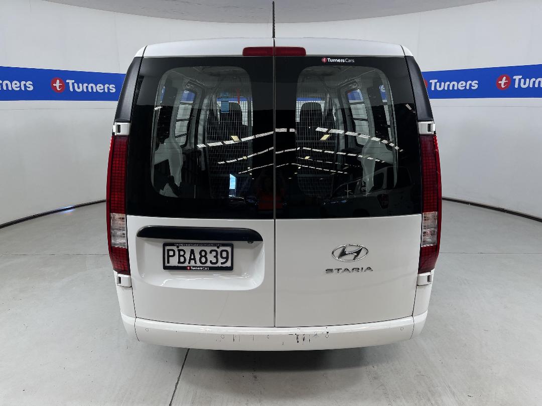 Photo '6' of Hyundai Staria Load