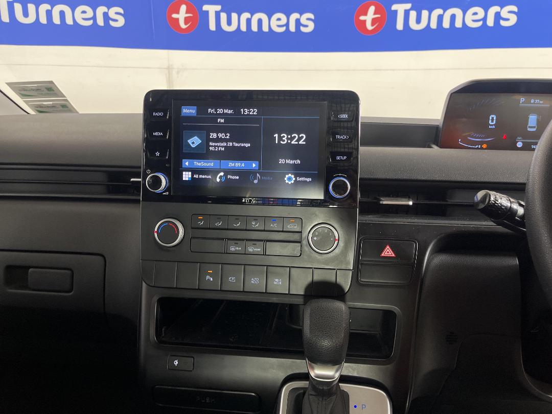 Photo '18' of Hyundai Staria Load