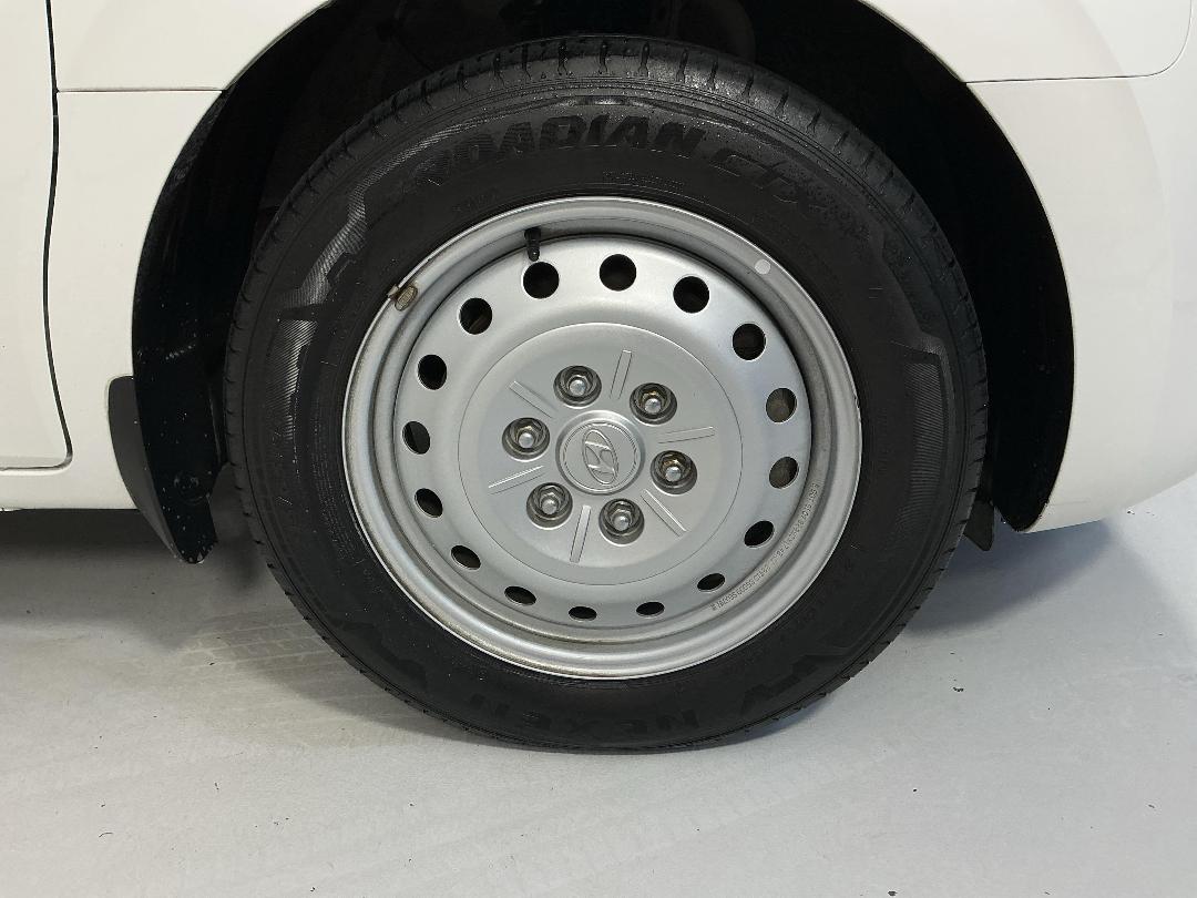 Photo '9' of Hyundai Staria Load