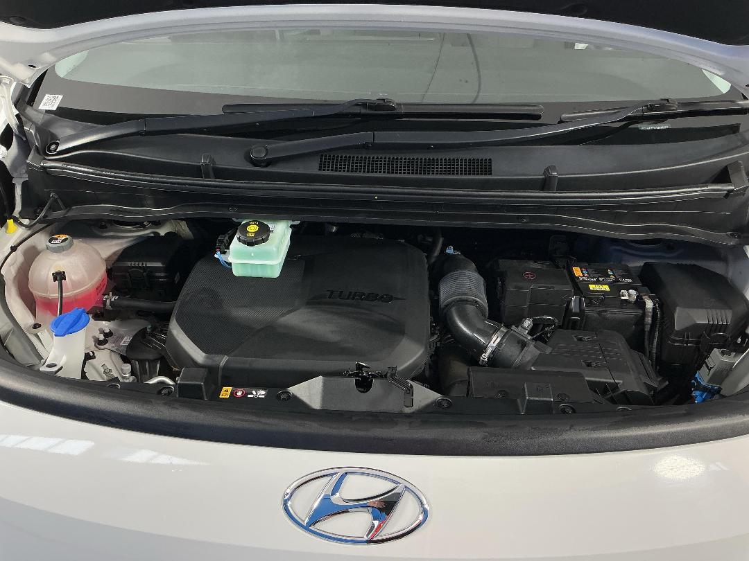 Photo '13' of Hyundai Staria Load