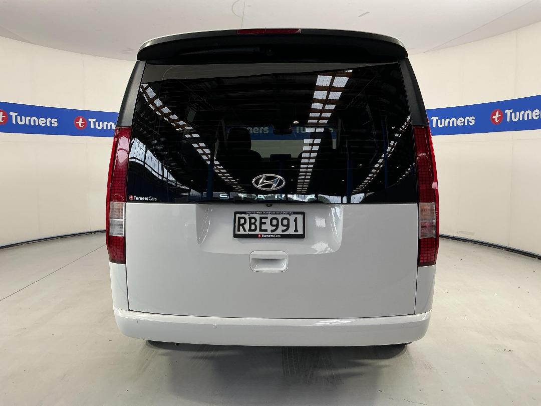 Photo '6' of Hyundai Staria Load