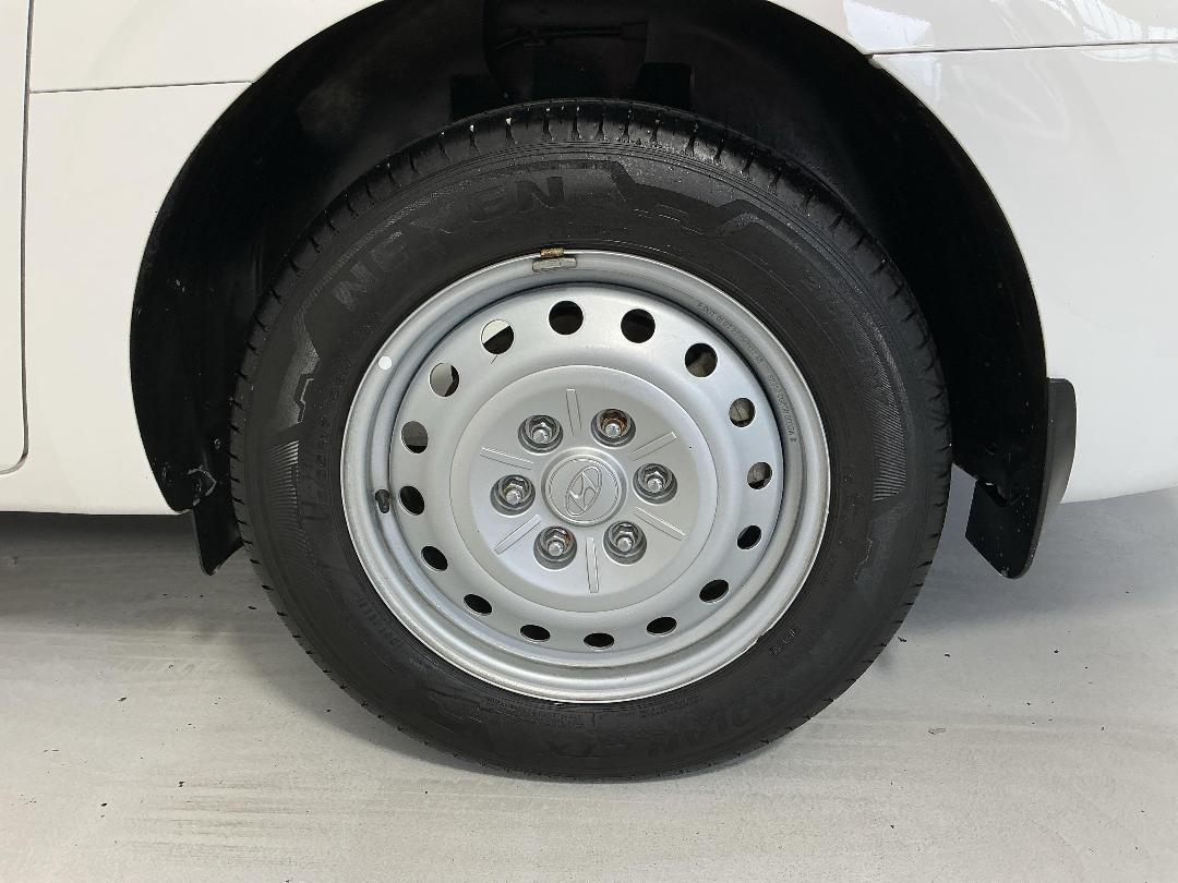 Photo '11' of Hyundai Staria Load