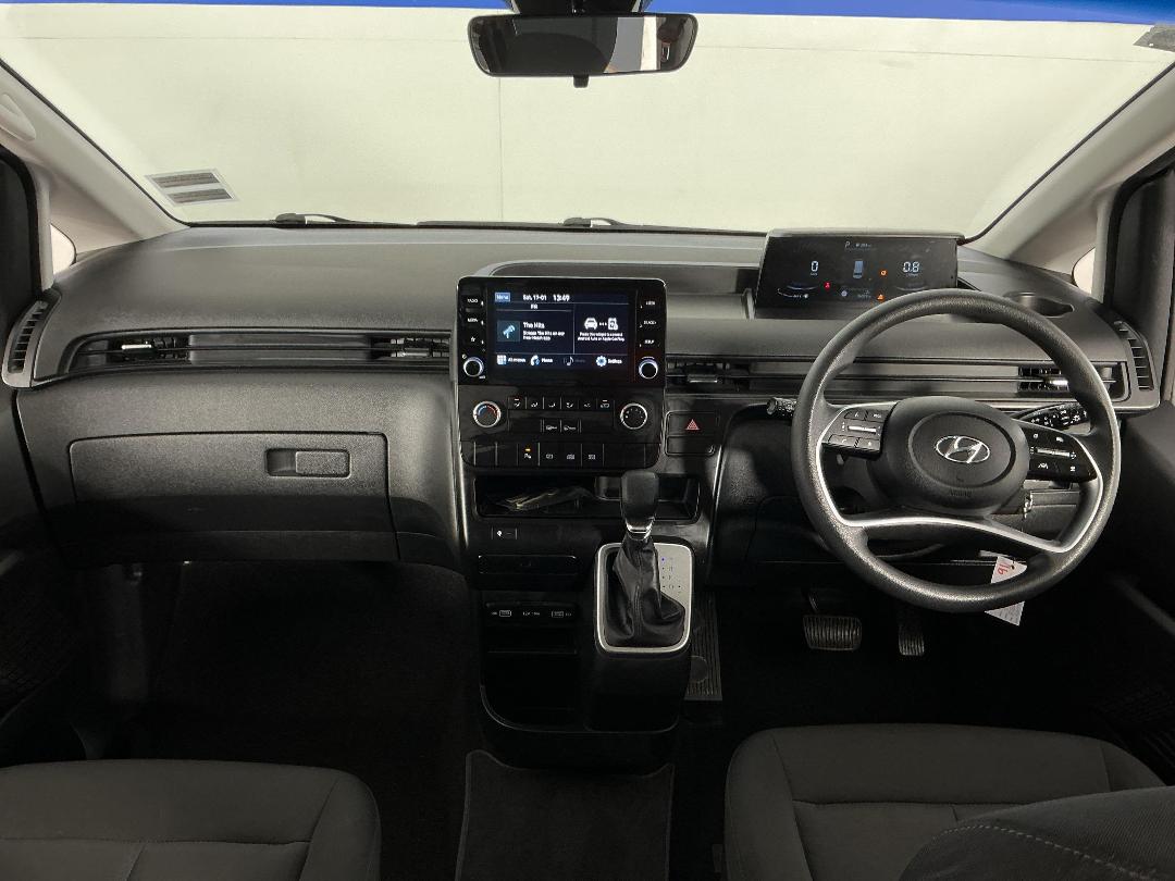 Photo '17' of Hyundai Staria Load