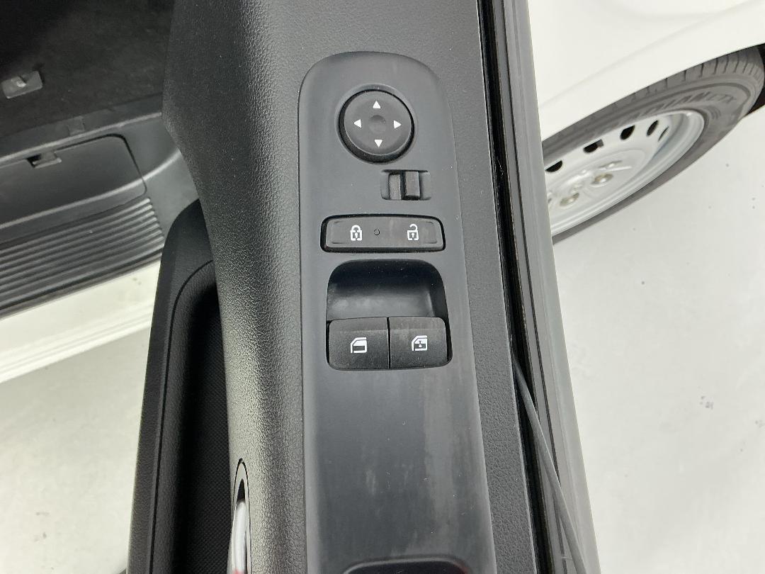 Photo '22' of Hyundai Staria Load