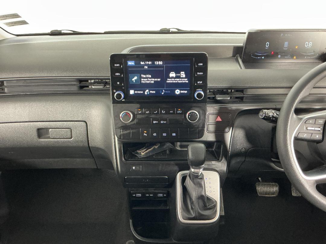 Photo '18' of Hyundai Staria Load