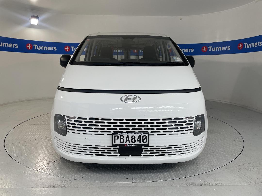 Photo '2' of Hyundai Staria Load