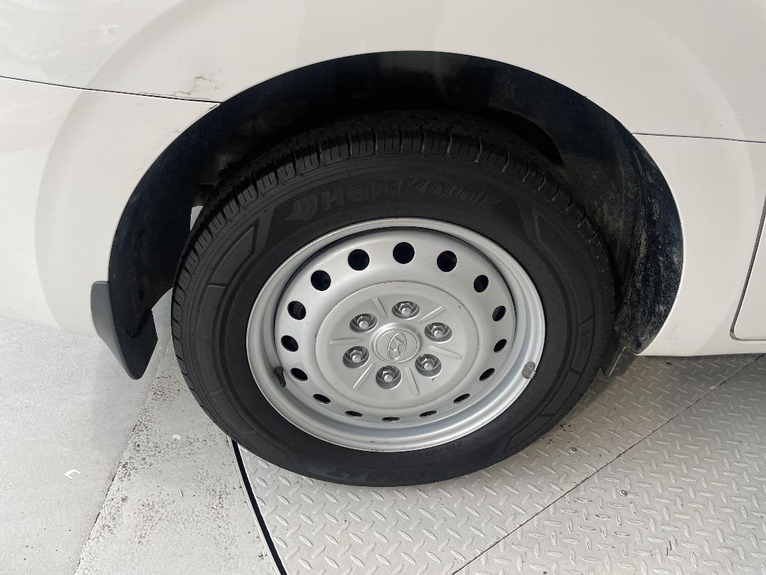 Photo '12' of Hyundai Staria Load