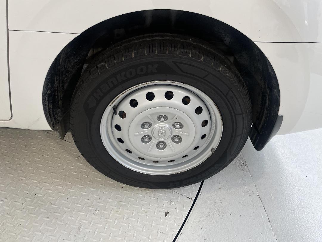 Photo '11' of Hyundai Staria Load