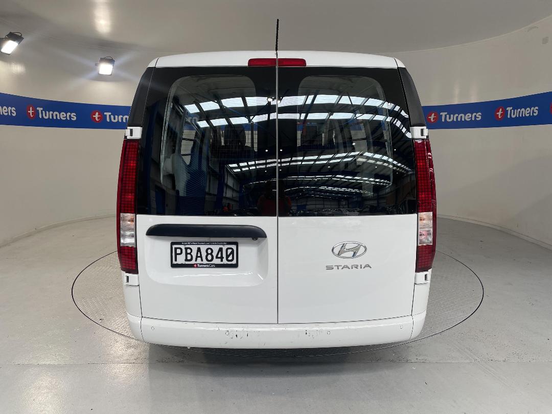 Photo '6' of Hyundai Staria Load