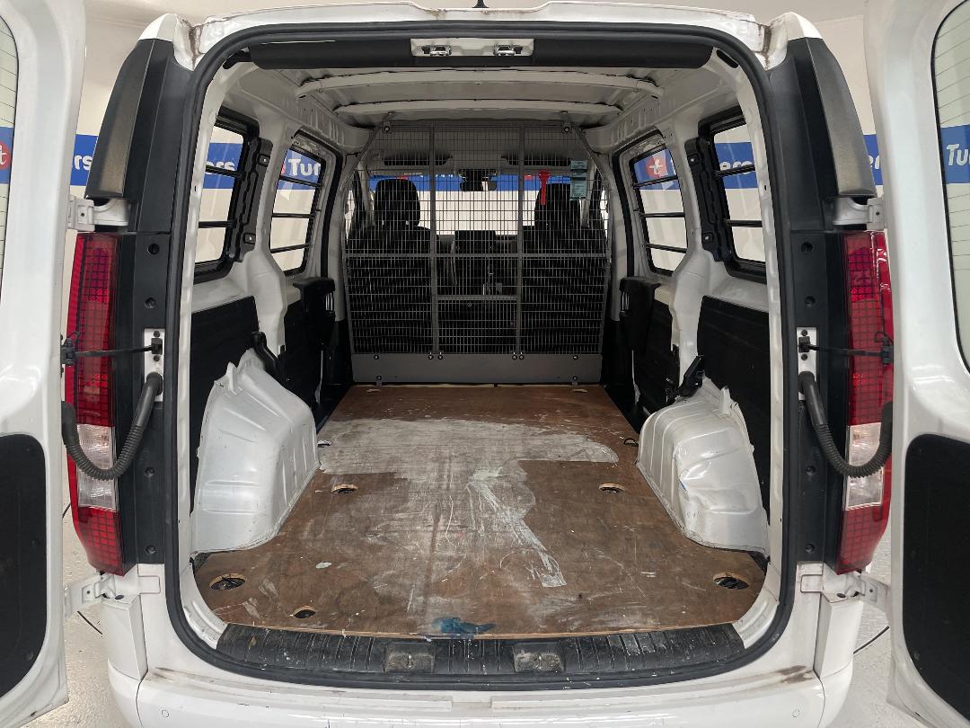 Photo '14' of Hyundai Staria Load