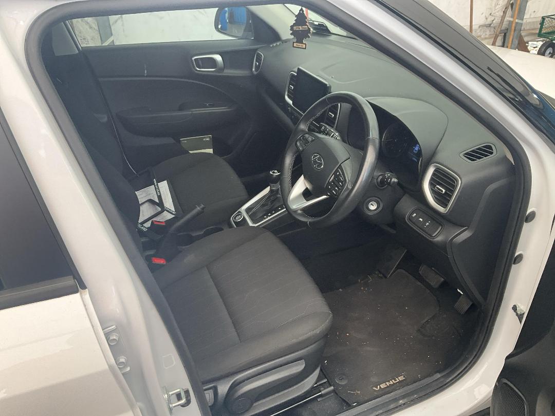 Photo '14' of Hyundai Venue