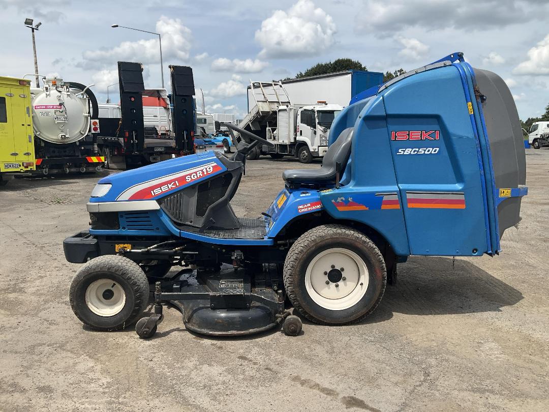 Photo '7' of Iseki S52 Mower