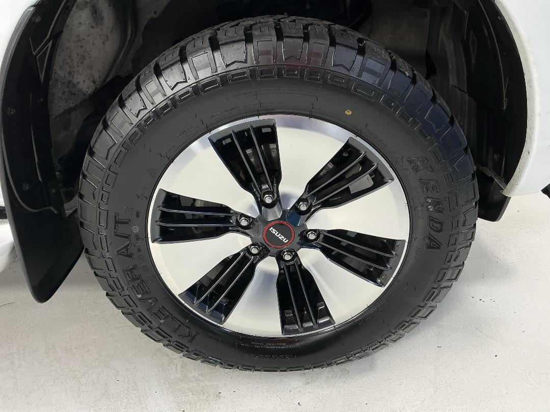 Photo '9' of Isuzu D-MAX Photo '9' of Isuzu D-MAX