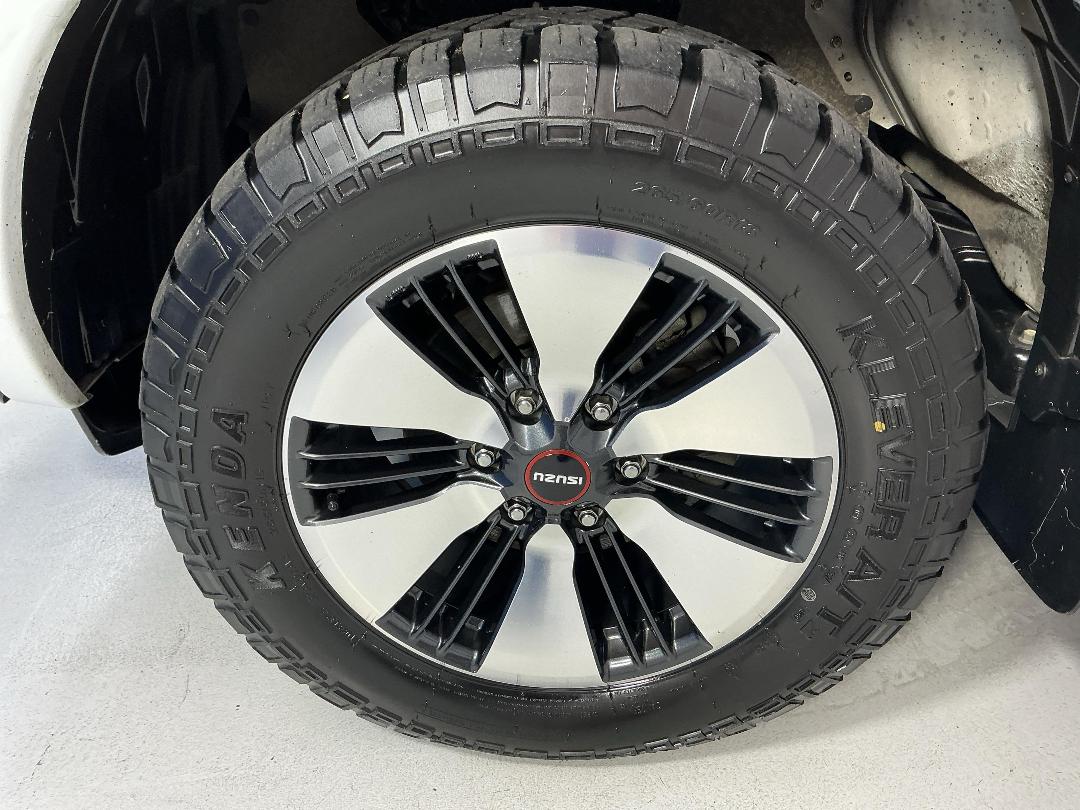 Photo '10' of Isuzu D-MAX Photo '10' of Isuzu D-MAX