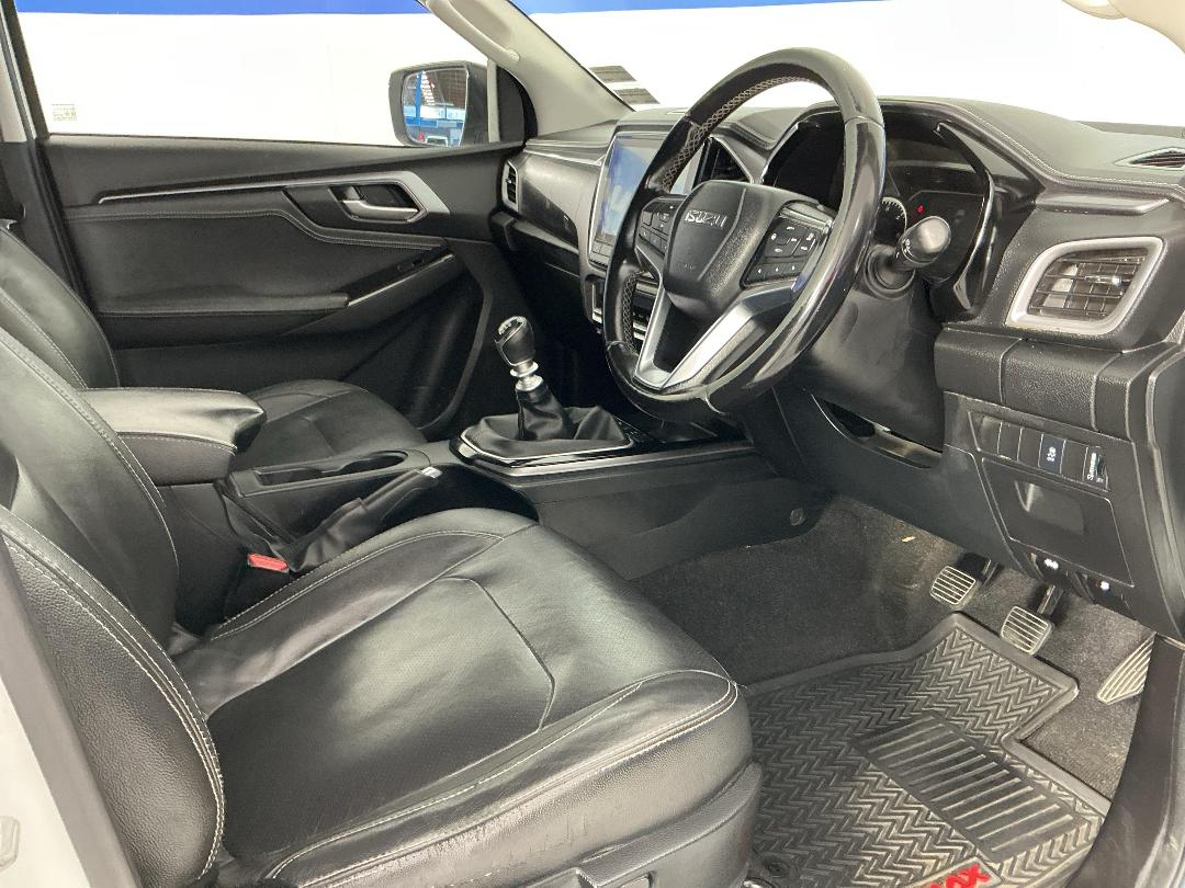 Photo '16' of Isuzu D-MAX Photo '16' of Isuzu D-MAX