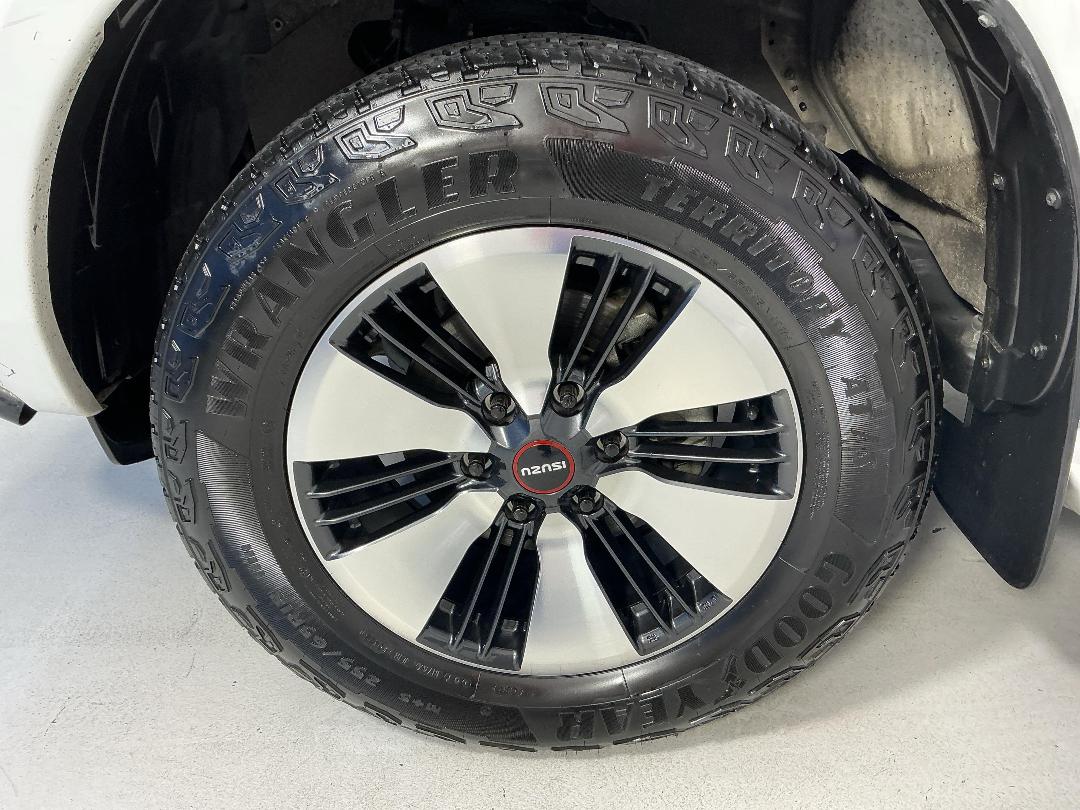 Photo '10' of Isuzu D-MAX Photo '10' of Isuzu D-MAX