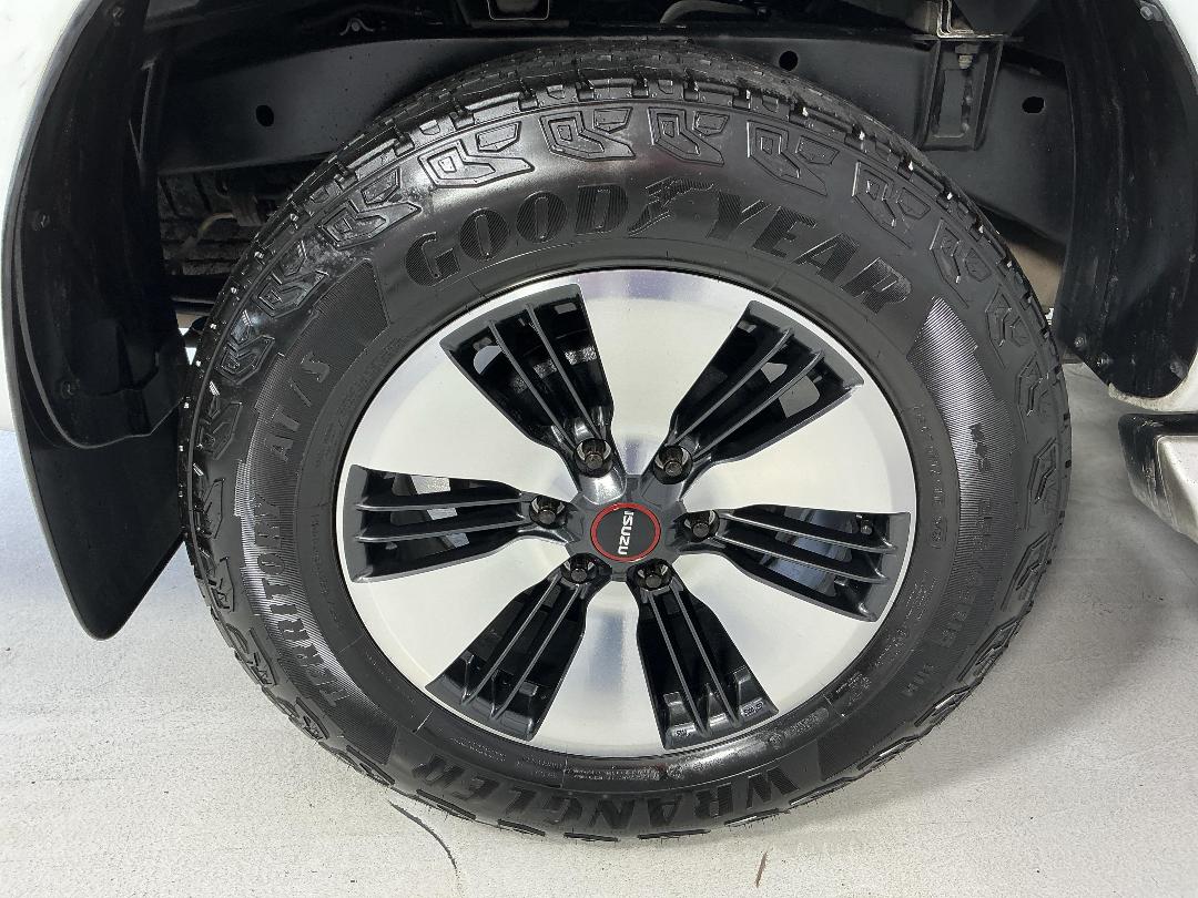 Photo '12' of Isuzu D-MAX Photo '12' of Isuzu D-MAX